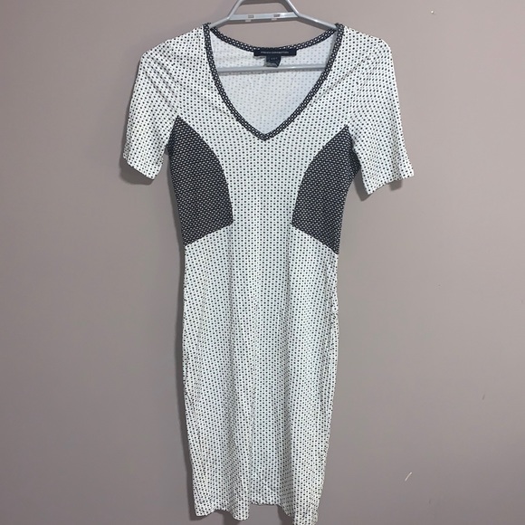 French Connection Dresses & Skirts - French connection white printed dress size small